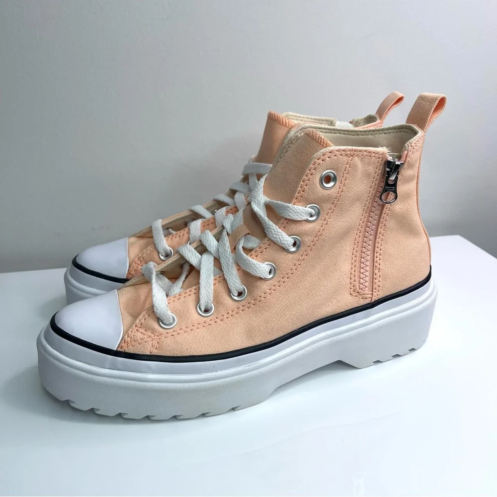 Converse Chuck Taylor Lugged Lift High Tops In Cheeky Coral Youth Size 6